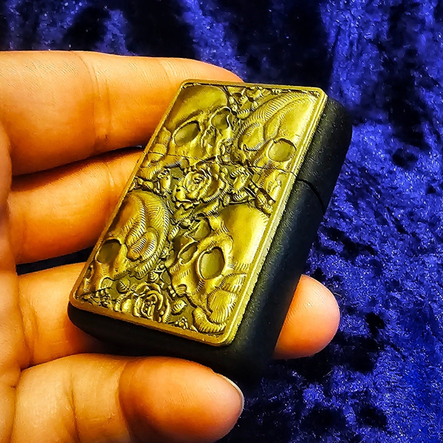 Black Crackle Golden Plated Skulls And Roses Lighter - Pretty Savage Jewellery
