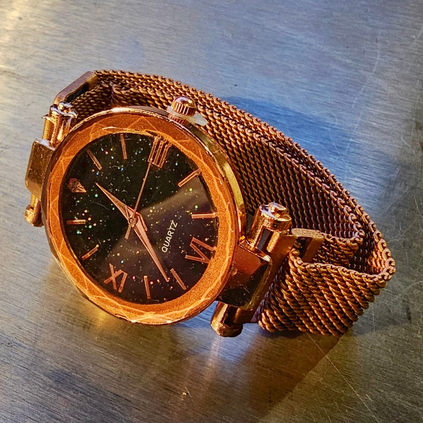 Roségoldene Galaxy-Armbanduhr mit magnetischer Metallkettenarmband-Armbanduhr