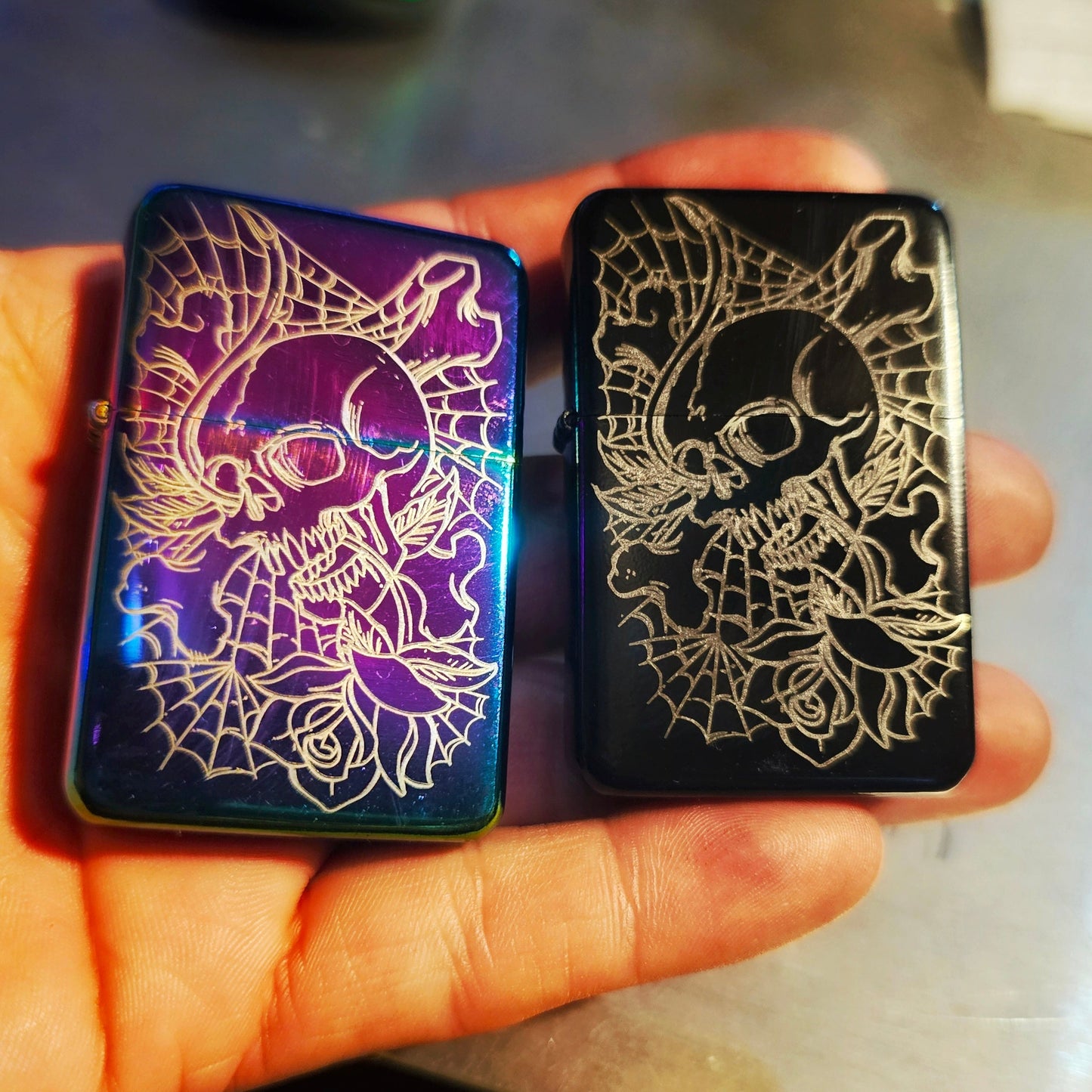 Skull & Webs Flip Lighter