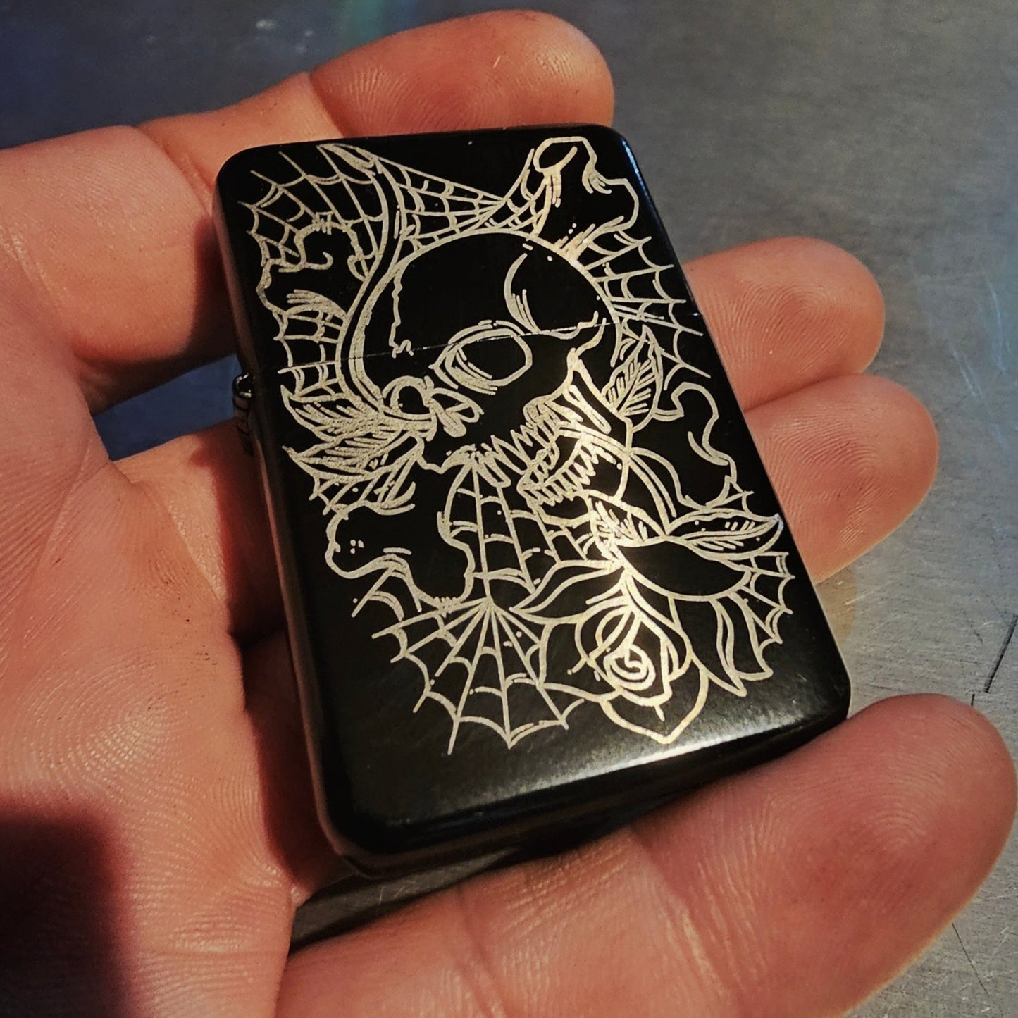 Skull & Webs Flip Lighter