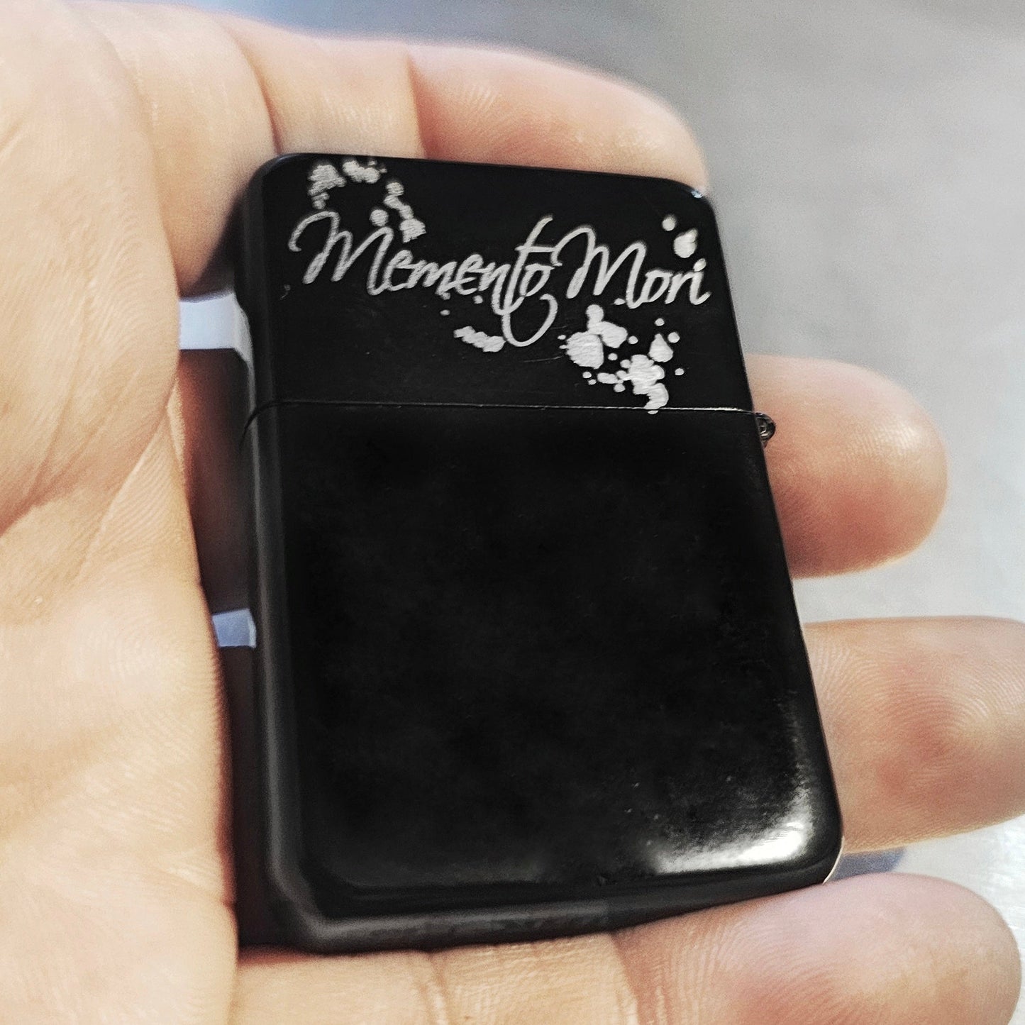 Memento Mori Design Flip Lighter
