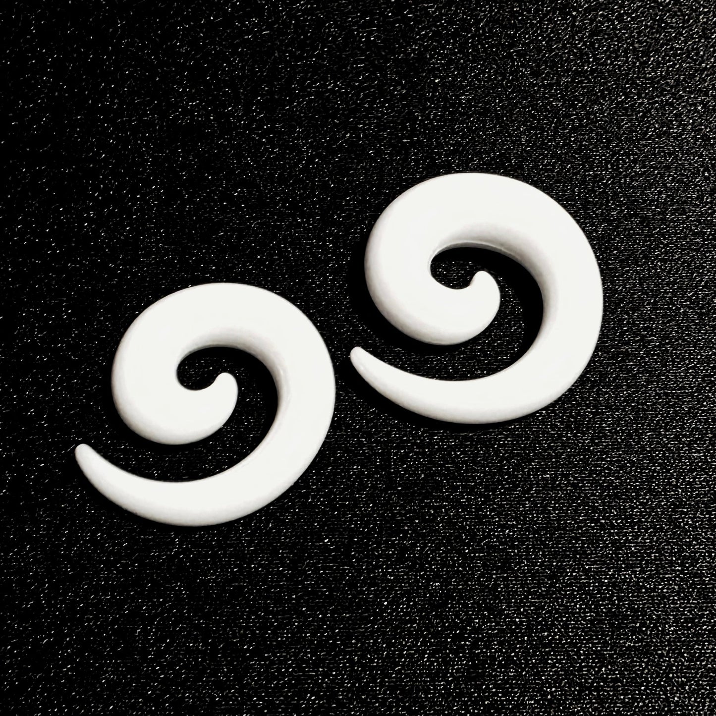 White Acrylic Curved Ear Taper