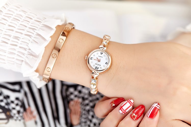 Herzförmige Schnalle Quarz Damen Armbanduhr