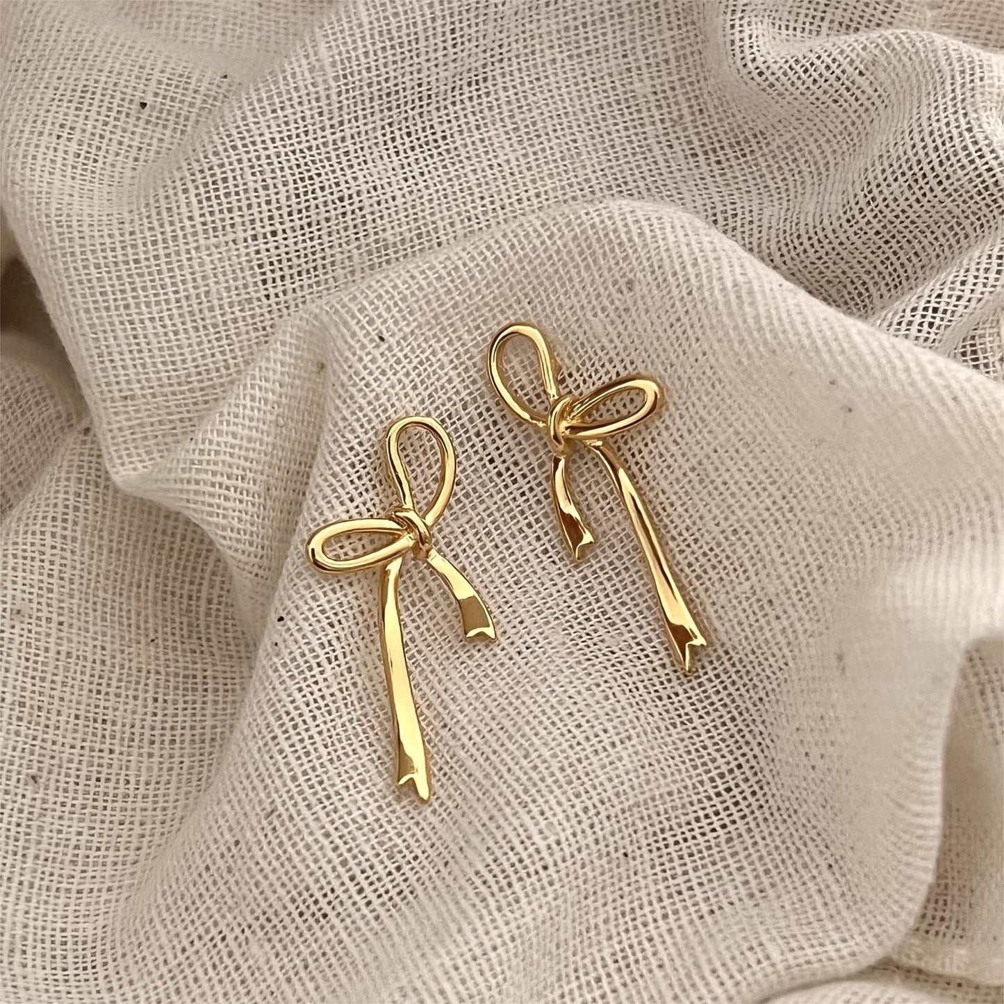 Clous d'oreilles en argent sterling plaqués en forme de nœud papillon