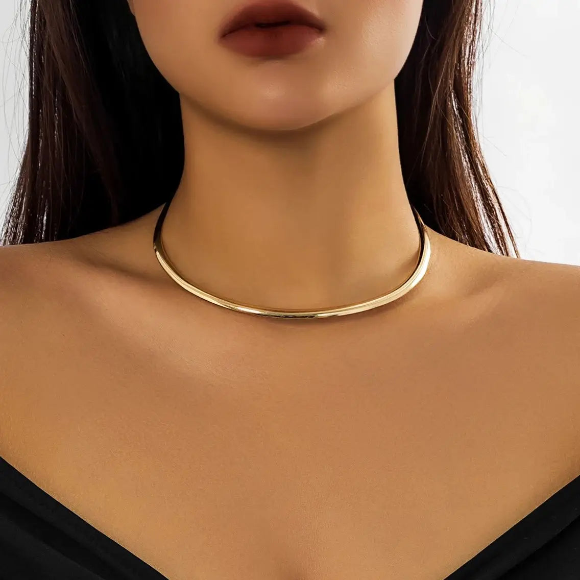Elegante, schlichte, klobige Choker-Halskette mit kreisförmigen Torques