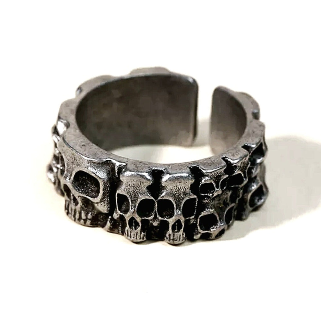 Verstellbarer Ring aus 925er Sterlingsilber mit geschwärztem Totenkopf