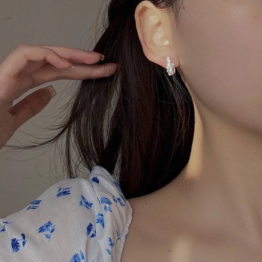 Clous d'oreilles irréguliers en argent sterling plaqué or 18 carats avec zircons