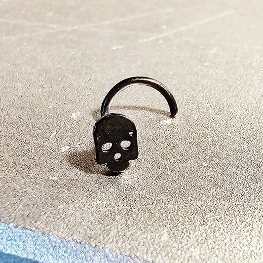 Black Skull Curved Nose Stud