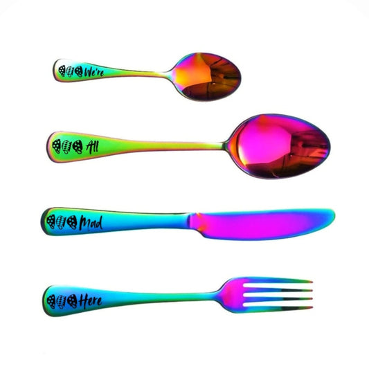 Ensemble de couverts en acier inoxydable 4 pièces « Were All Mad Here »