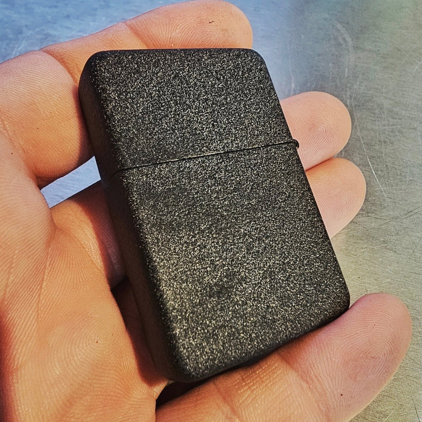 Schwarzes Crackle-Wolf-beschichtetes Feuerzeug