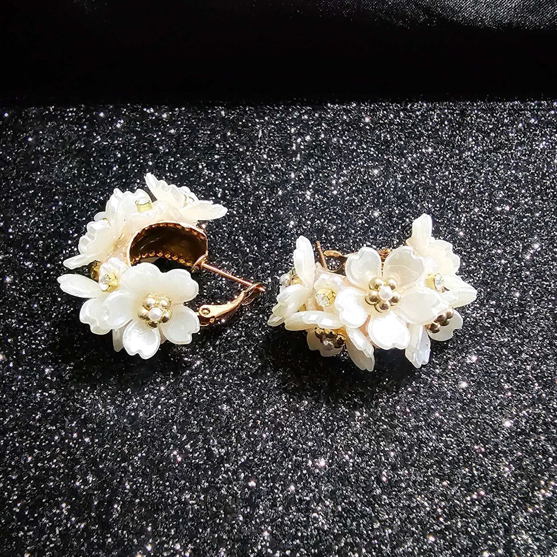 White Lilly Flower Hoop Earring Pair - Pretty Savage Jewellery