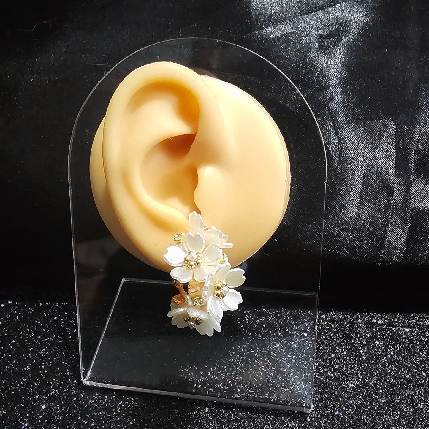 White Lilly Flower Hoop Earring Pair - Pretty Savage Jewellery