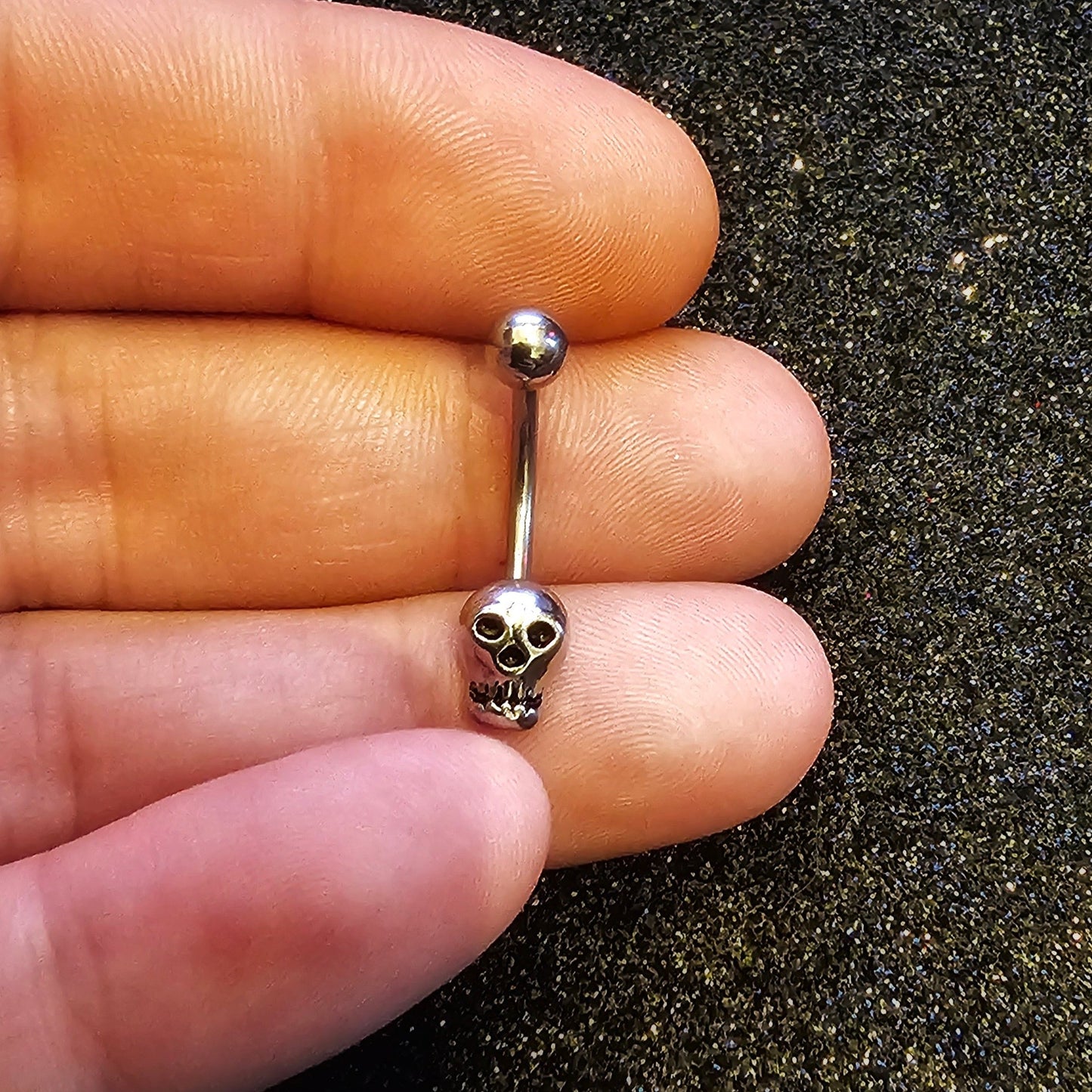 Totenkopf-Bauchnabelpiercing, silberfarbener Totenkopf-Nabelpiercing aus Edelstahl